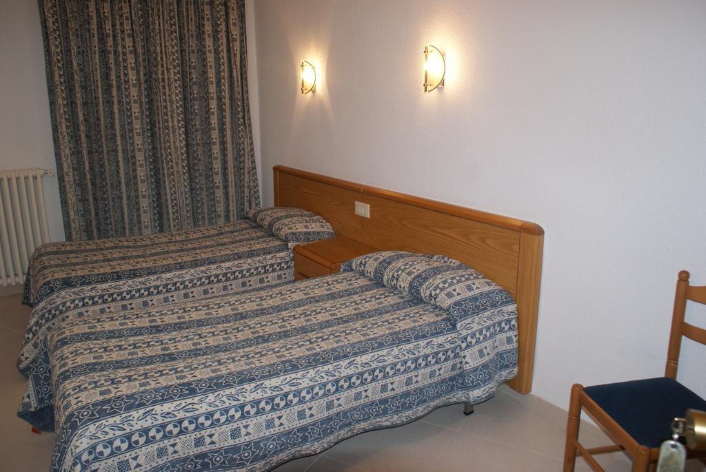 Hostal Gran Sol Llanca Ruang foto