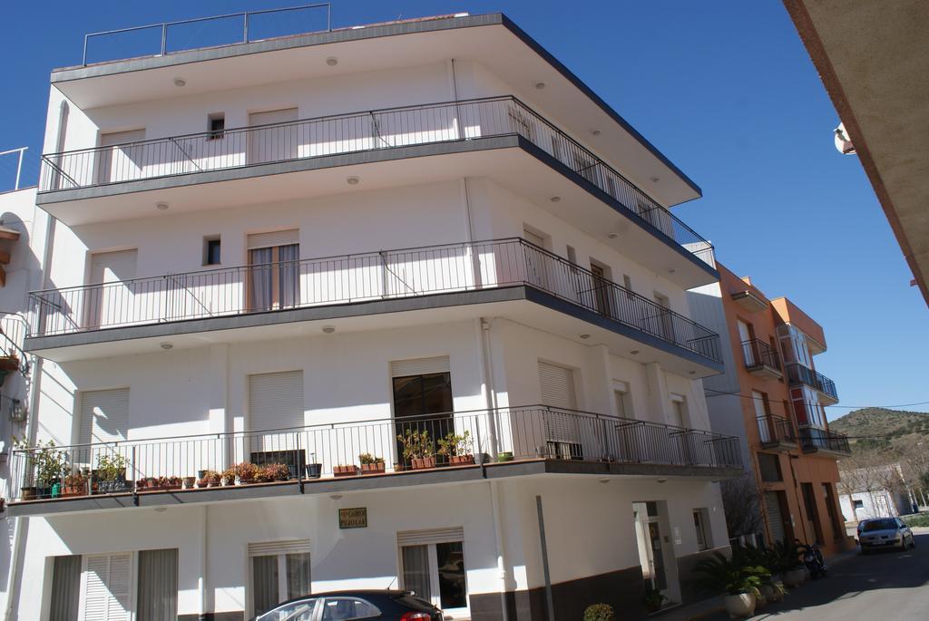 Hostal Gran Sol Llanca Bagian luar foto